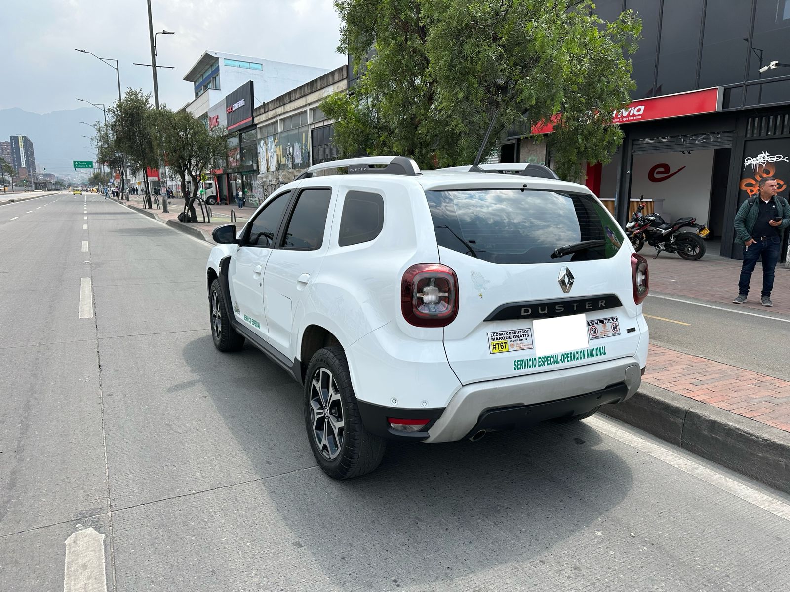 DUSTER ICONIC 2024 4X4 - Image 9