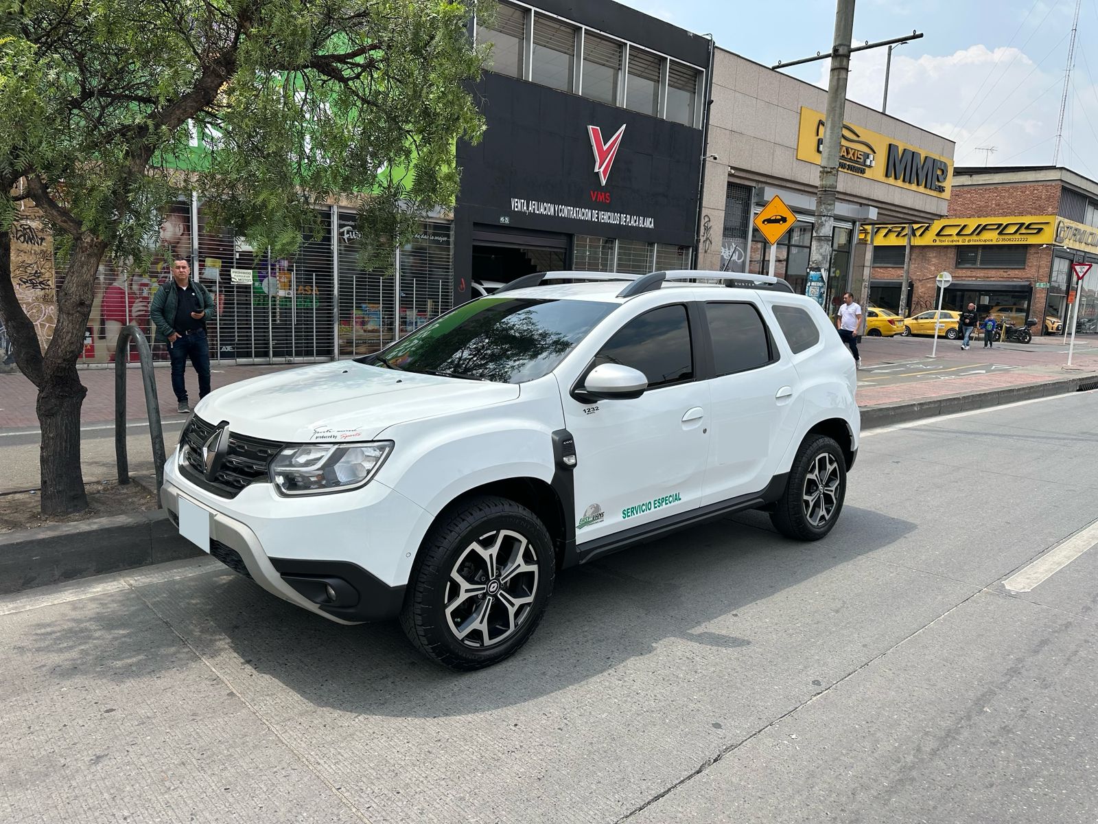 DUSTER ICONIC 2024 4X4 - Image 11