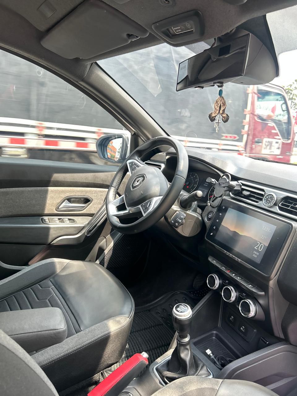 DUSTER ICONIC 2024 4X4 - Image 6