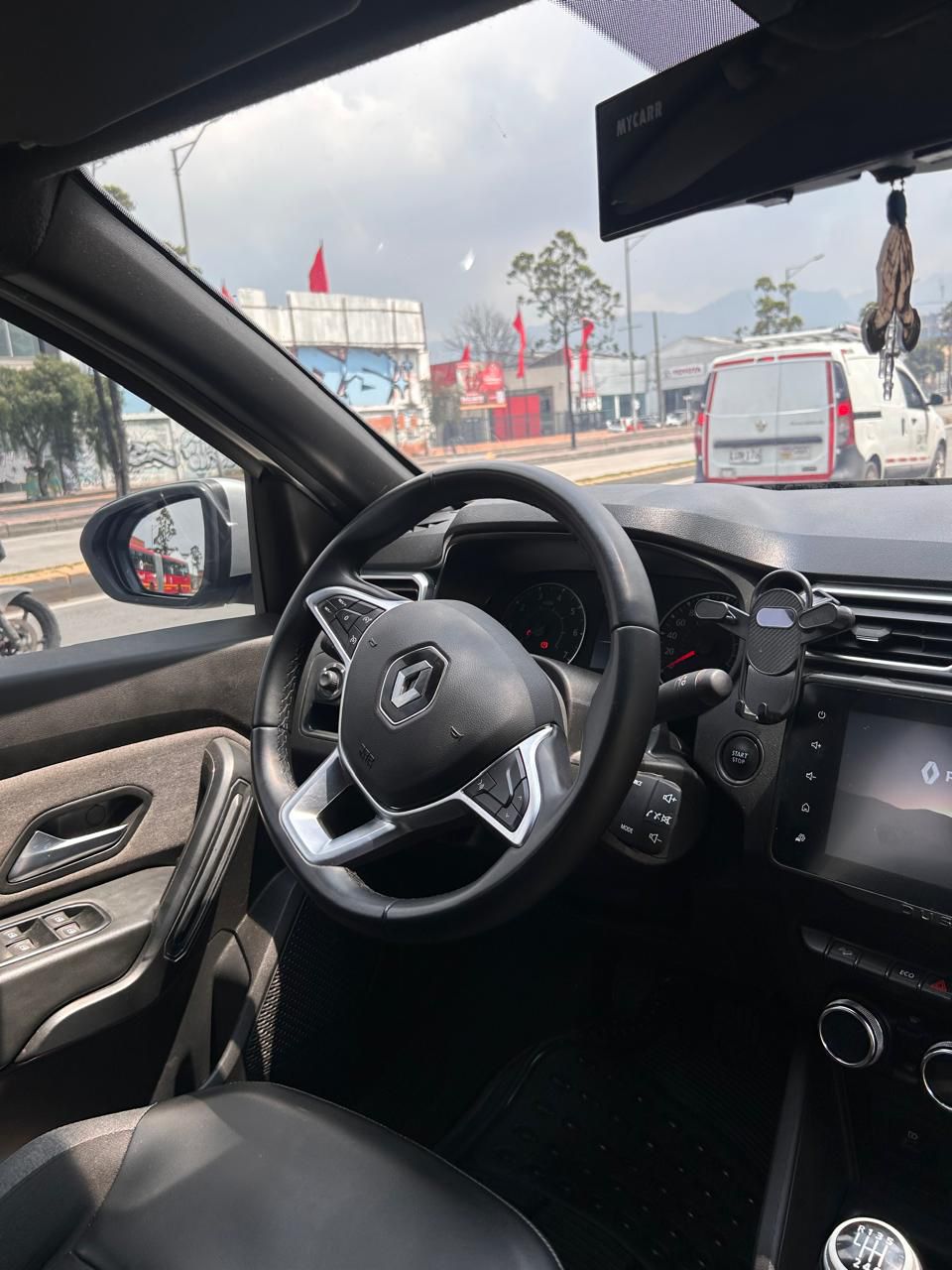 DUSTER ICONIC 2024 4X4 - Image 7