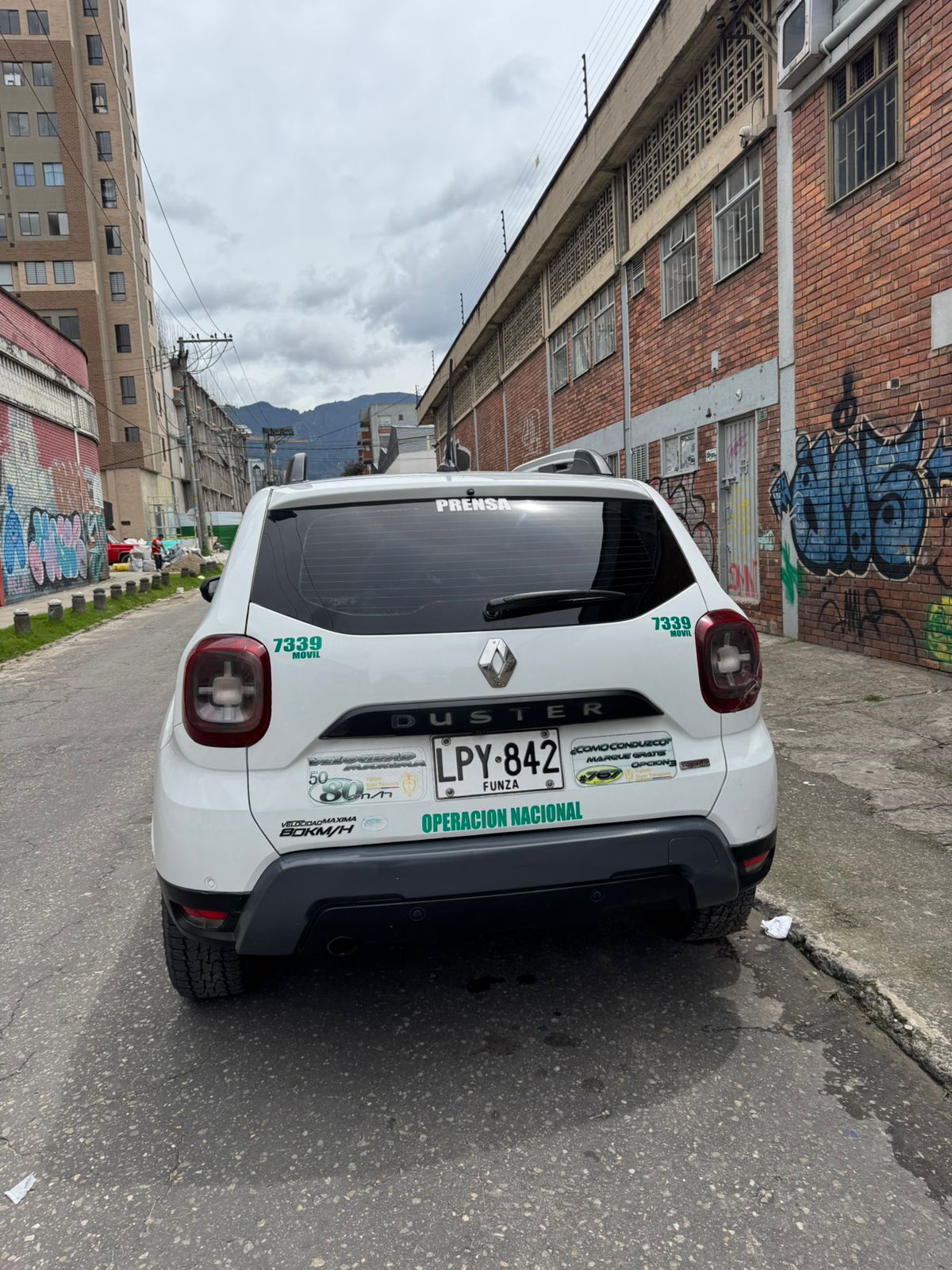 RENAULT DUSTER 4X4 - Image 8