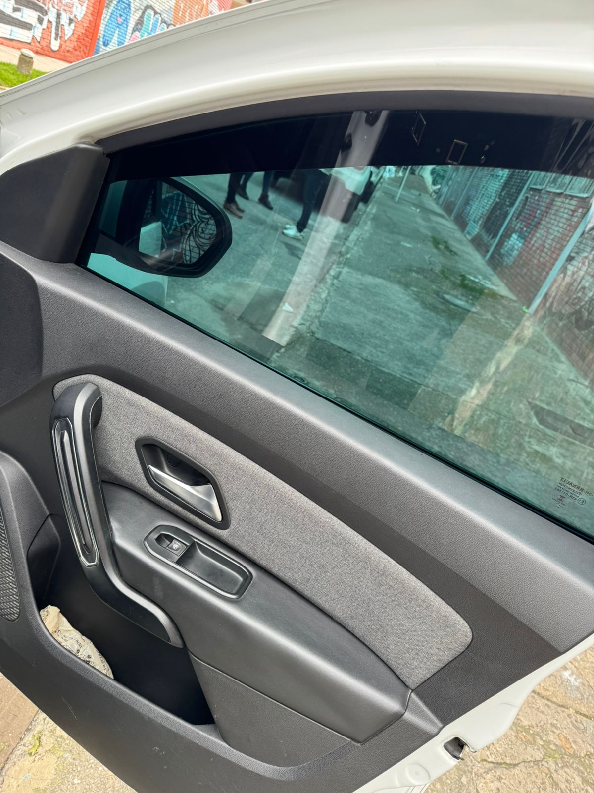 RENAULT DUSTER 4X4 - Image 6