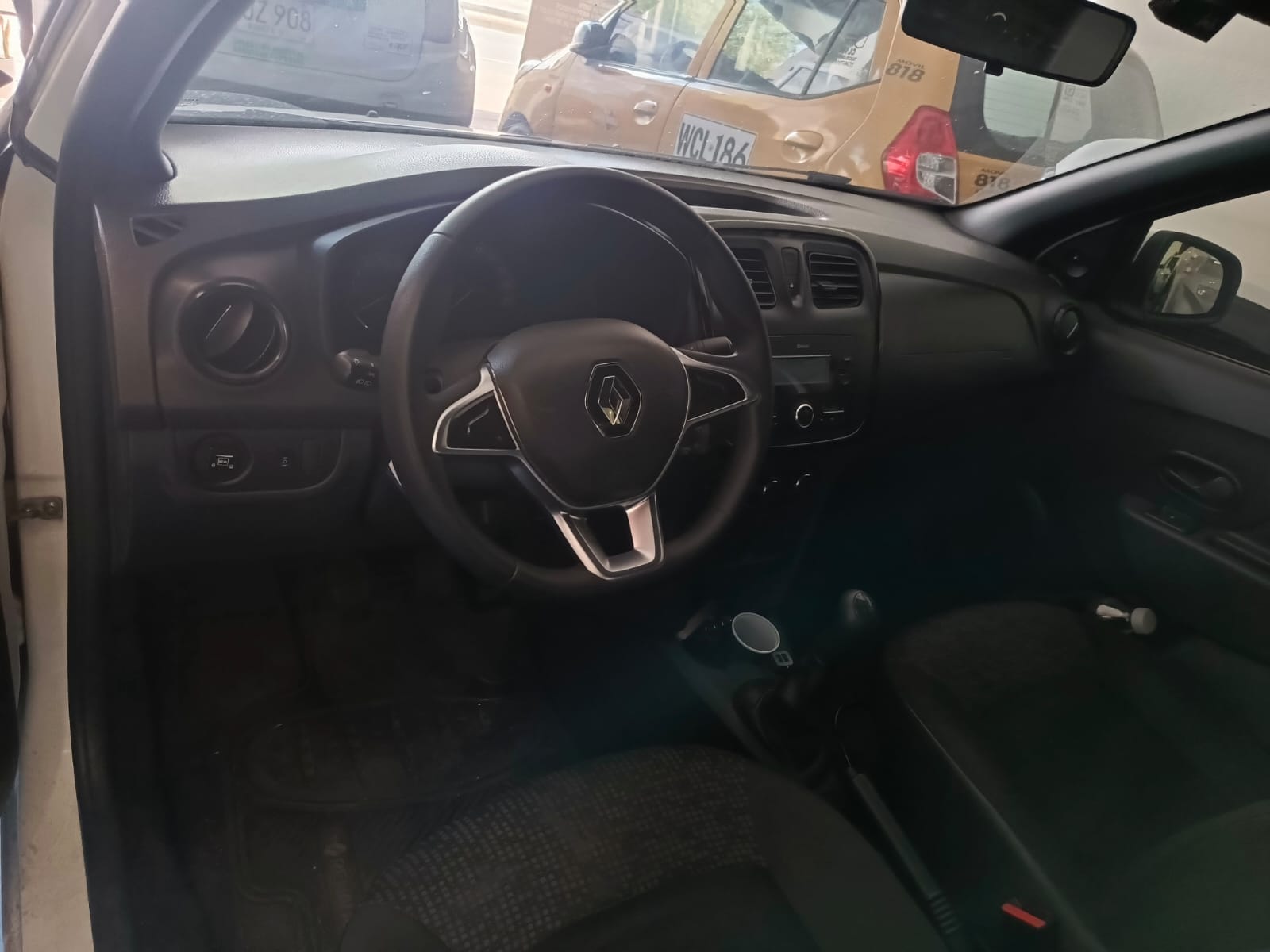 RENAULT LOGAN - Image 2